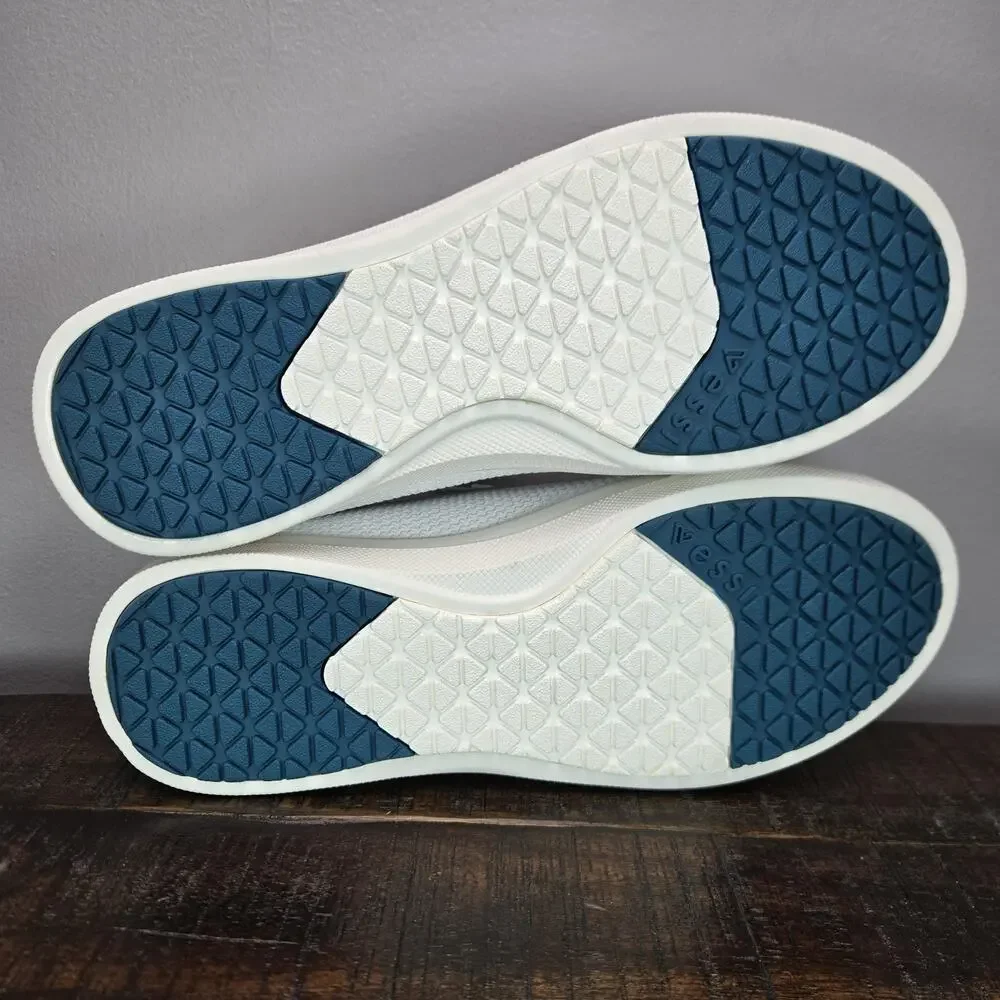 NEW Vessi Weekend 1.5 Sneaker Womens Size 10 Waterproof Shoes Marble White